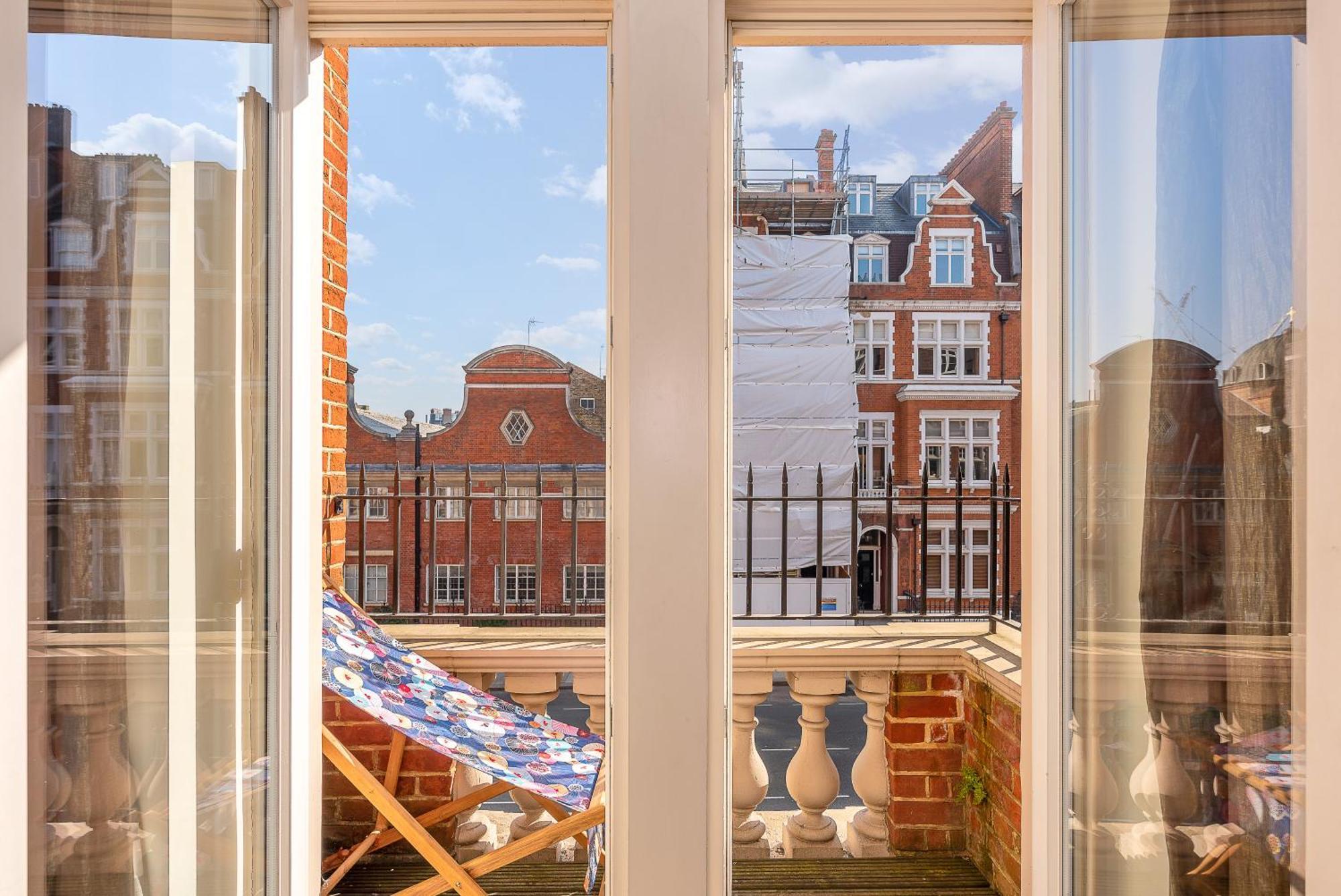 Moments From Hyde Park & Notting Hill With Free Luggage Storage And Washing Machine Apartment London