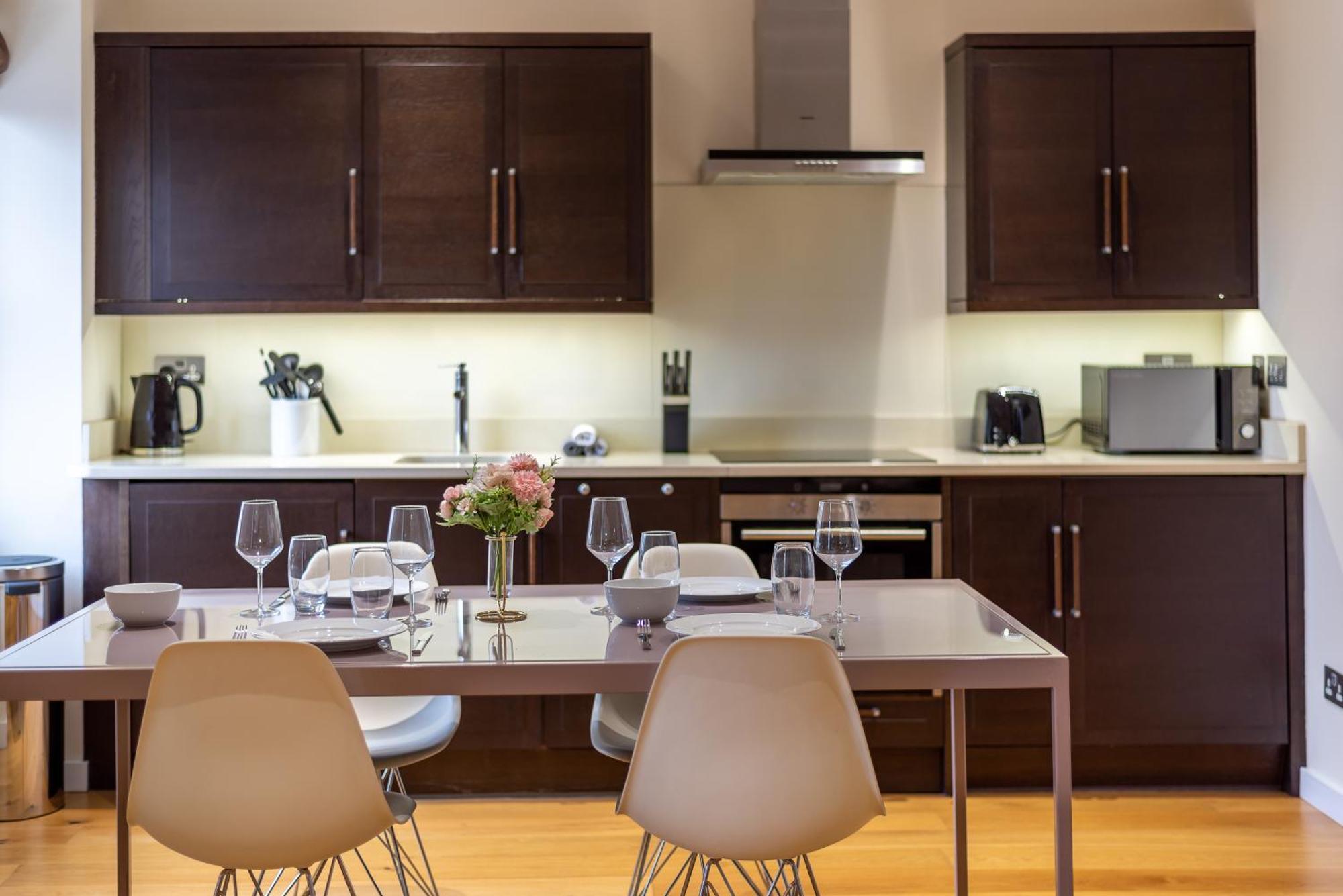 Moments From Hyde Park & Notting Hill With Free Luggage Storage And Washing Machine * London
