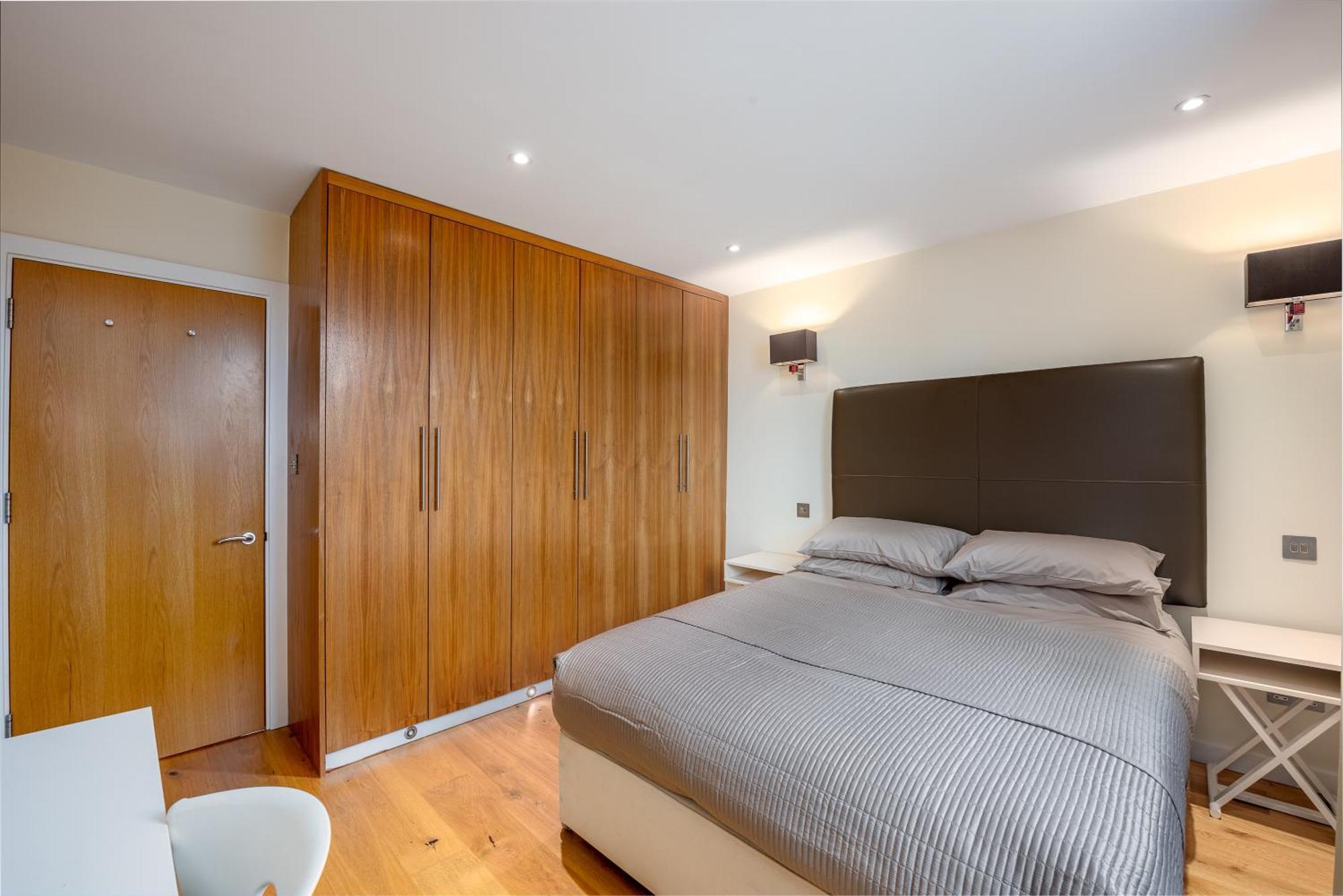 Moments From Hyde Park & Notting Hill With Free Luggage Storage And Washing Machine London