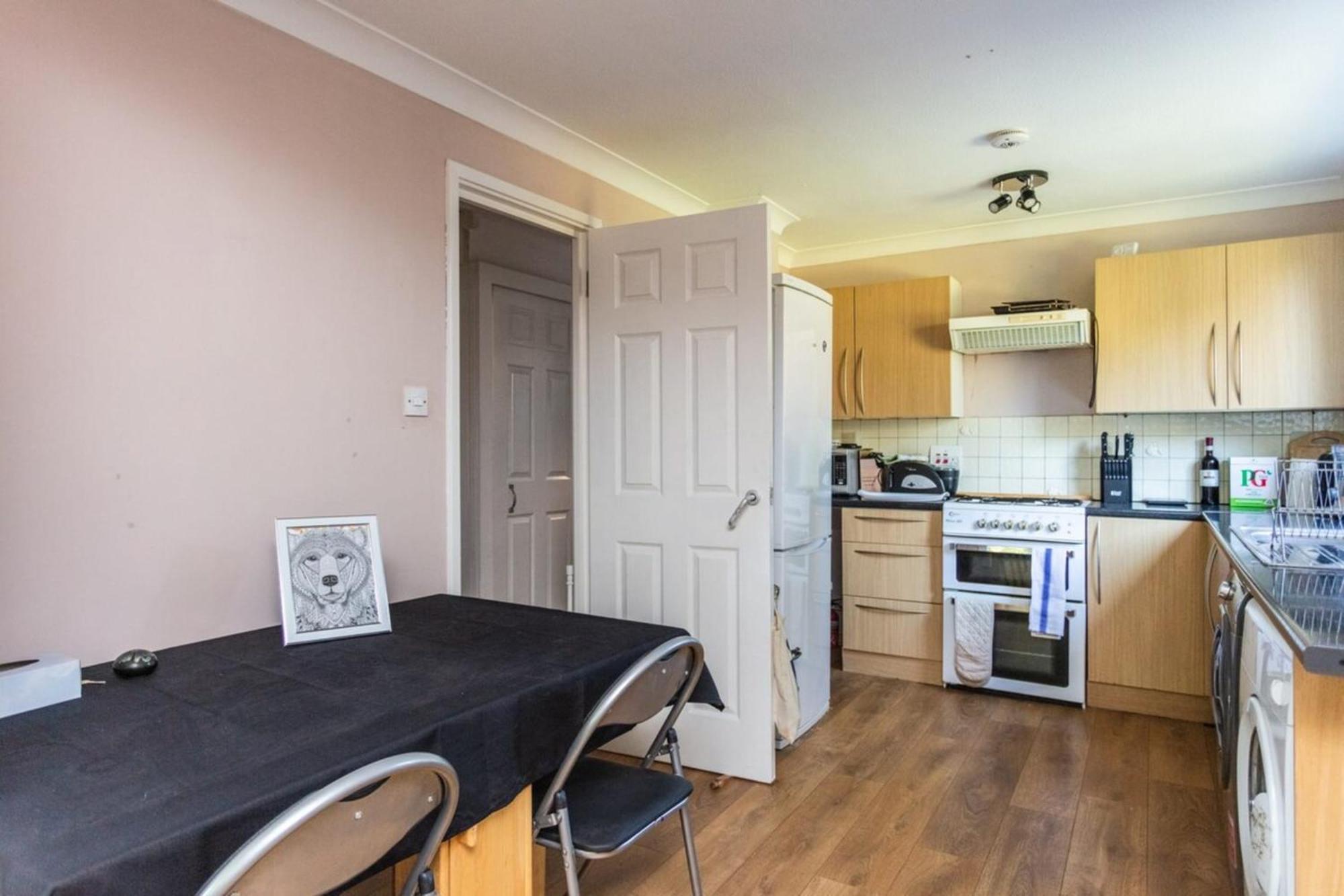 Holiday home Spacious 2bd House Wprivate Garden - Kennington! London