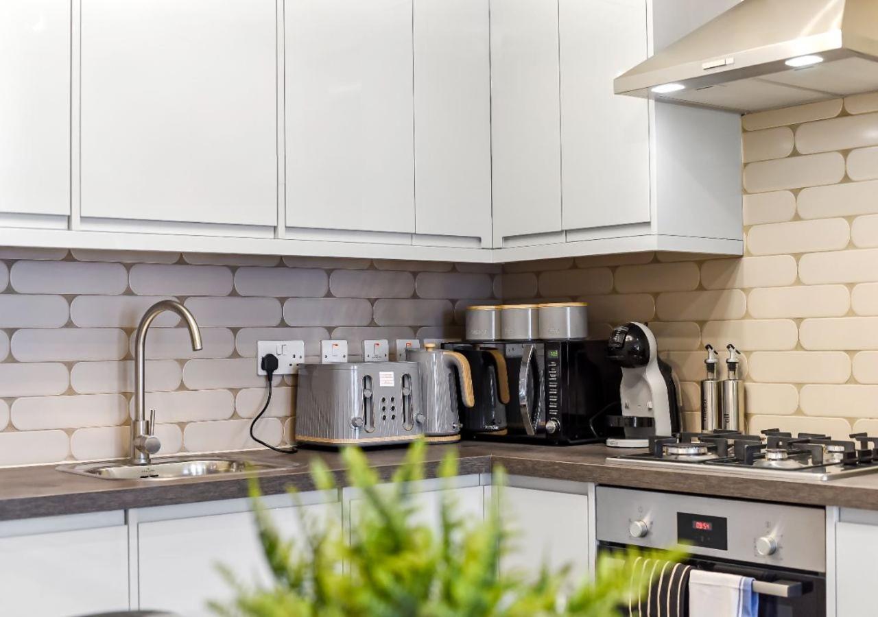 Charm: Stylish & Comfy 2br Flat In London