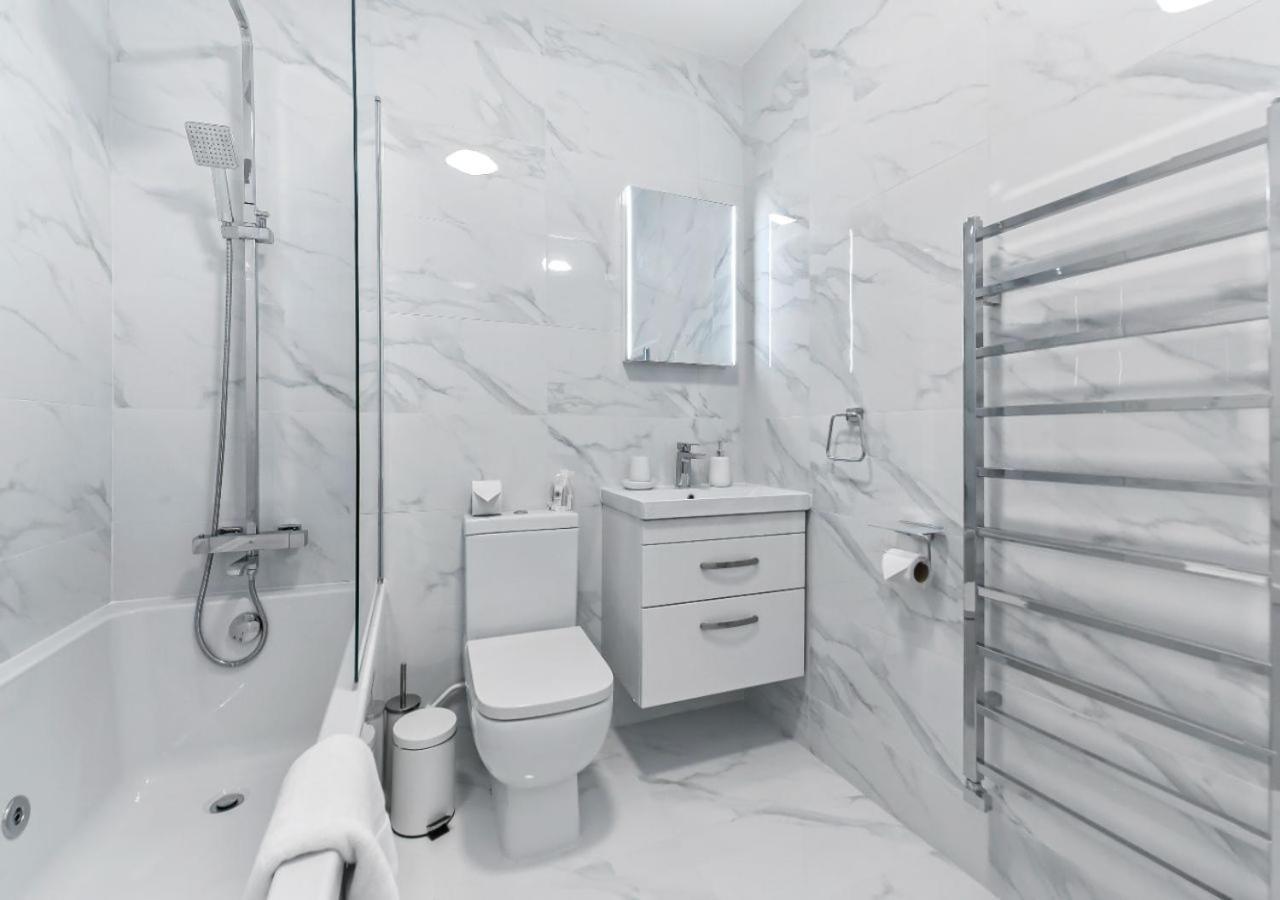 Charm: Stylish & Comfy 2br Flat In * London