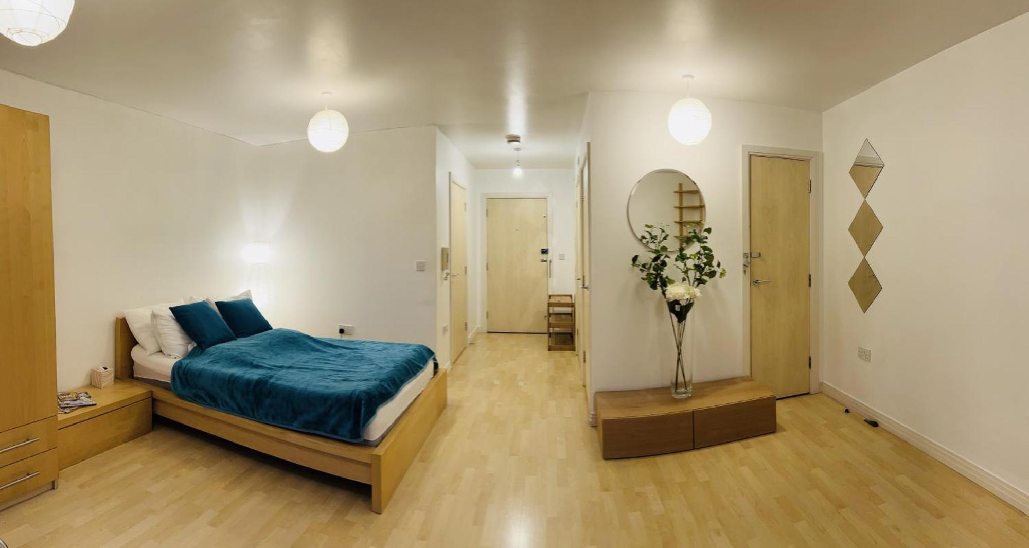 Apartment Urban Haven 10 Minutes To *