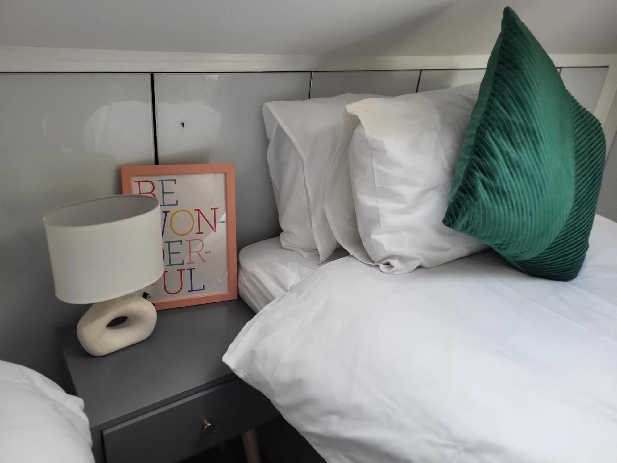 Appartement 20 Mins To Central London, Stylish Sky Views 2 Bed