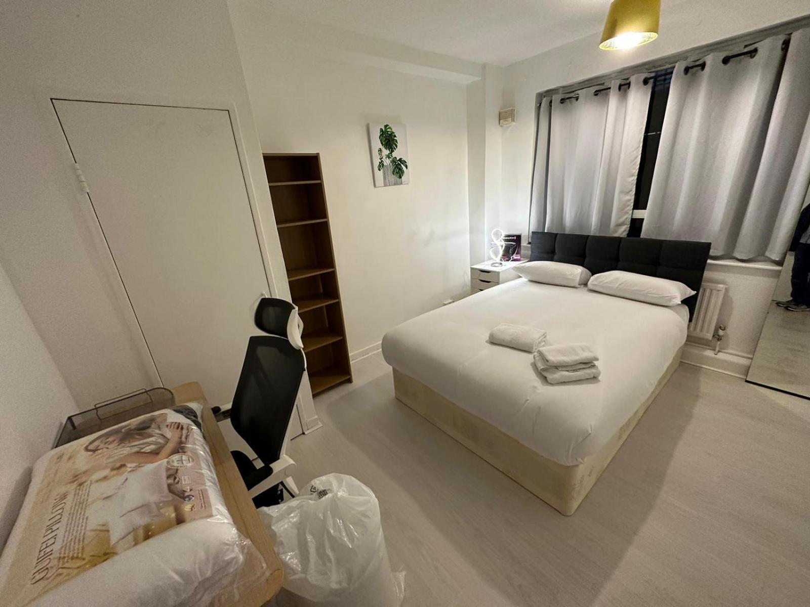 3 Bedroom King Cross Station City Centre Apartment London