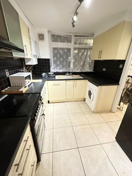 3 Bedroom Garden House Maida Vale Apartment