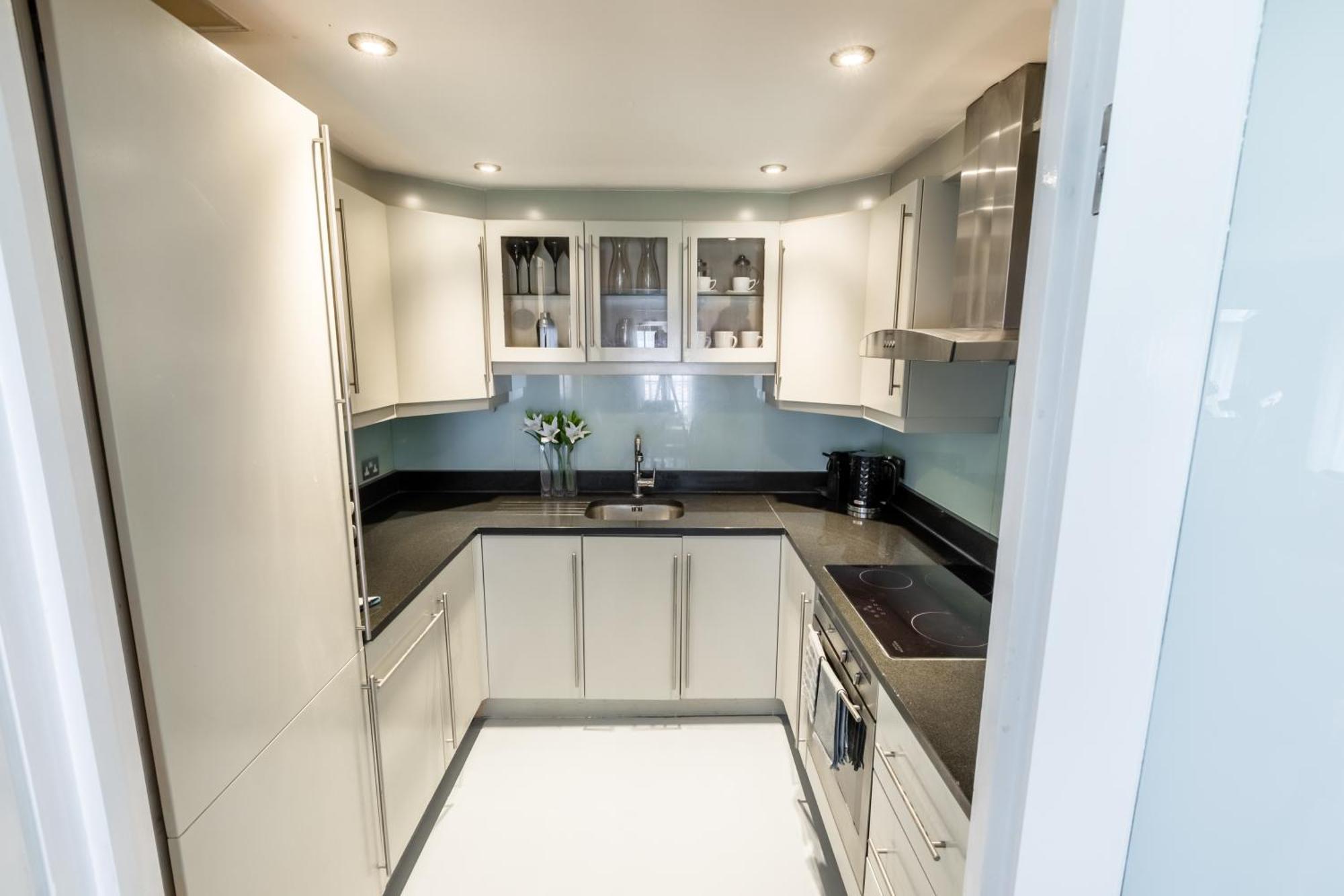 Comfortable 4 Bed Mews Town House Near Hyde Park Holiday home *