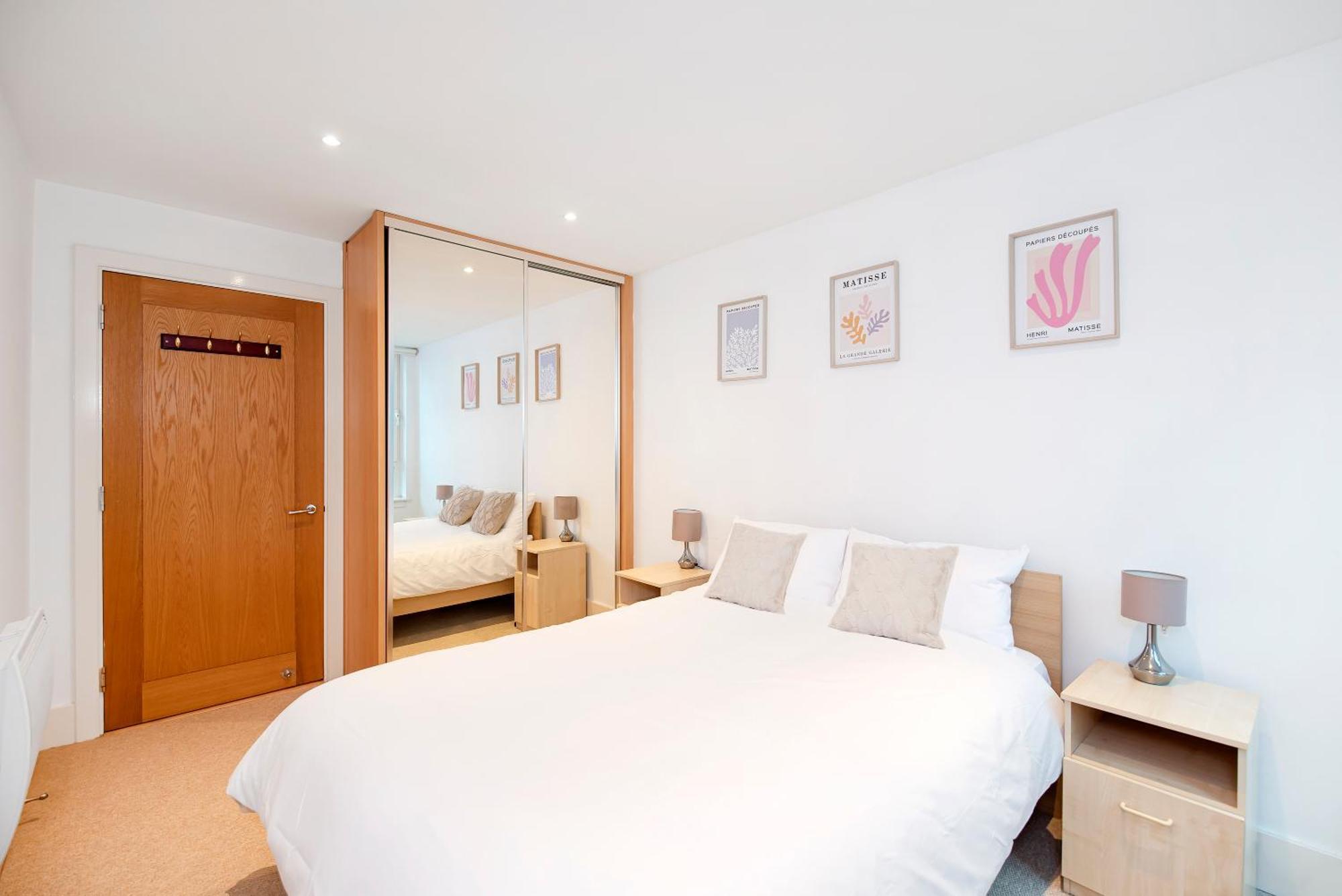 Terraced Riverview * London
