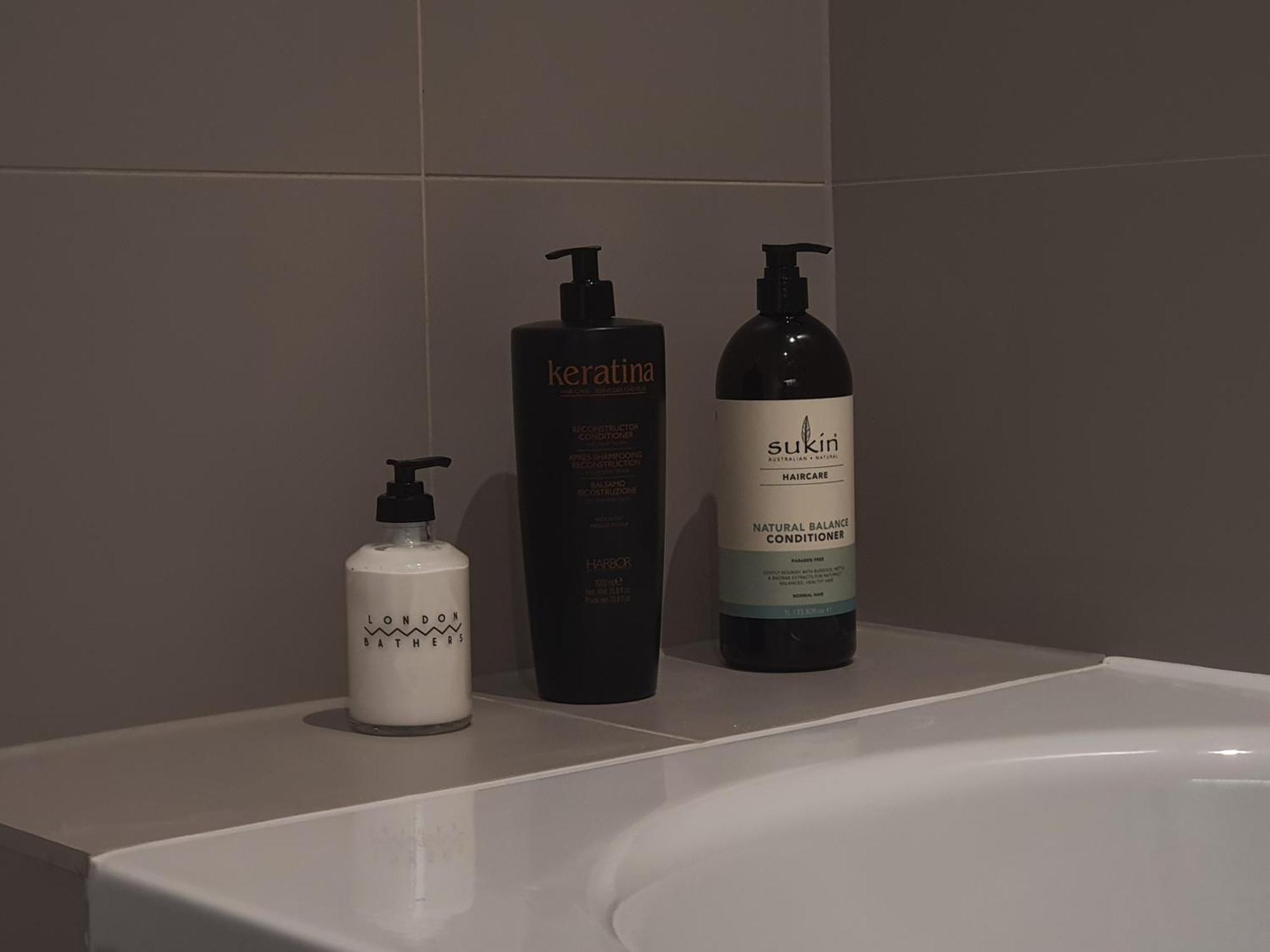 Cozy With Private Bathroom In Luxurious Flat Homestay London