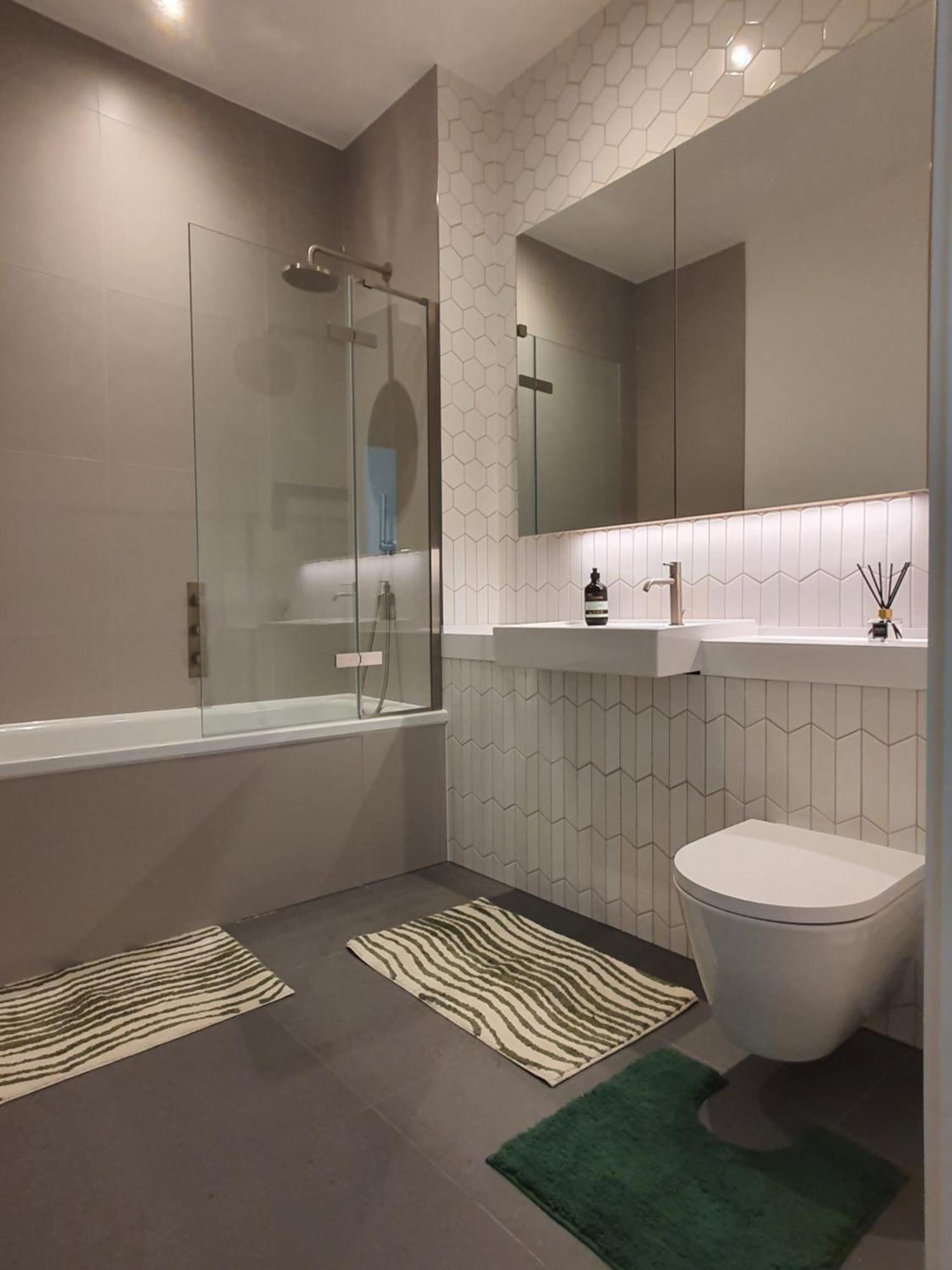 Cozy With Private Bathroom In Luxurious Flat