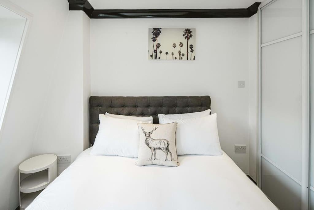Stylish & Peaceful Covent Garden Apartment London