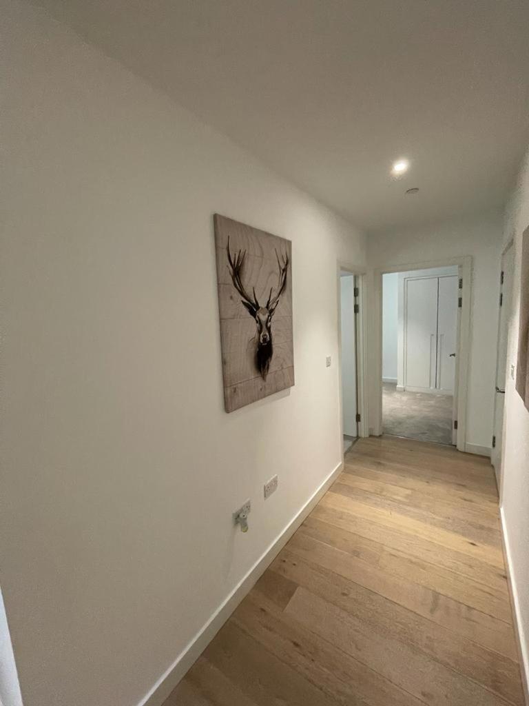 2bed Royal Wharf Apartment London