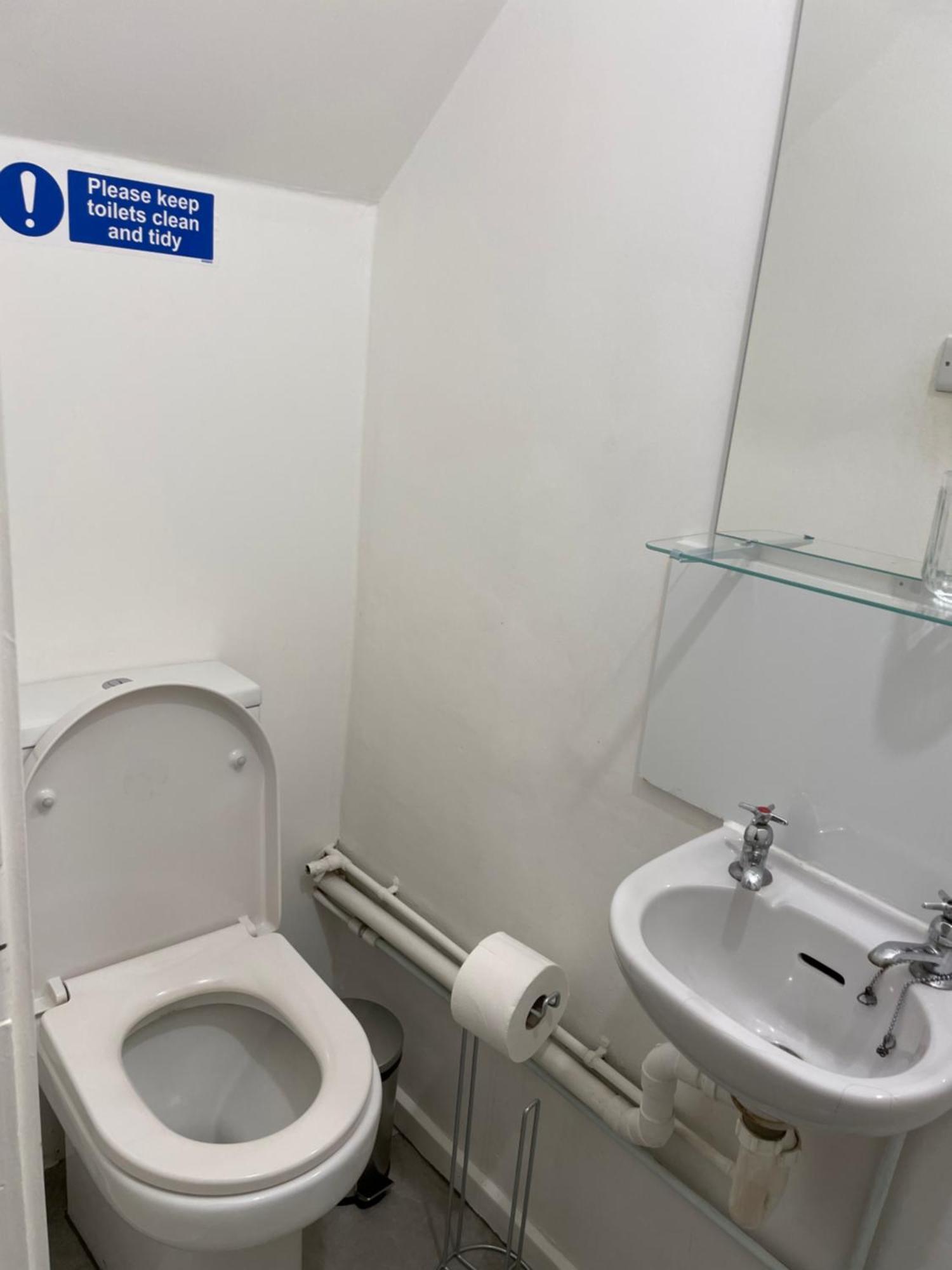 Lovely Triple And Quadruple In Euston & Square In Guest house London