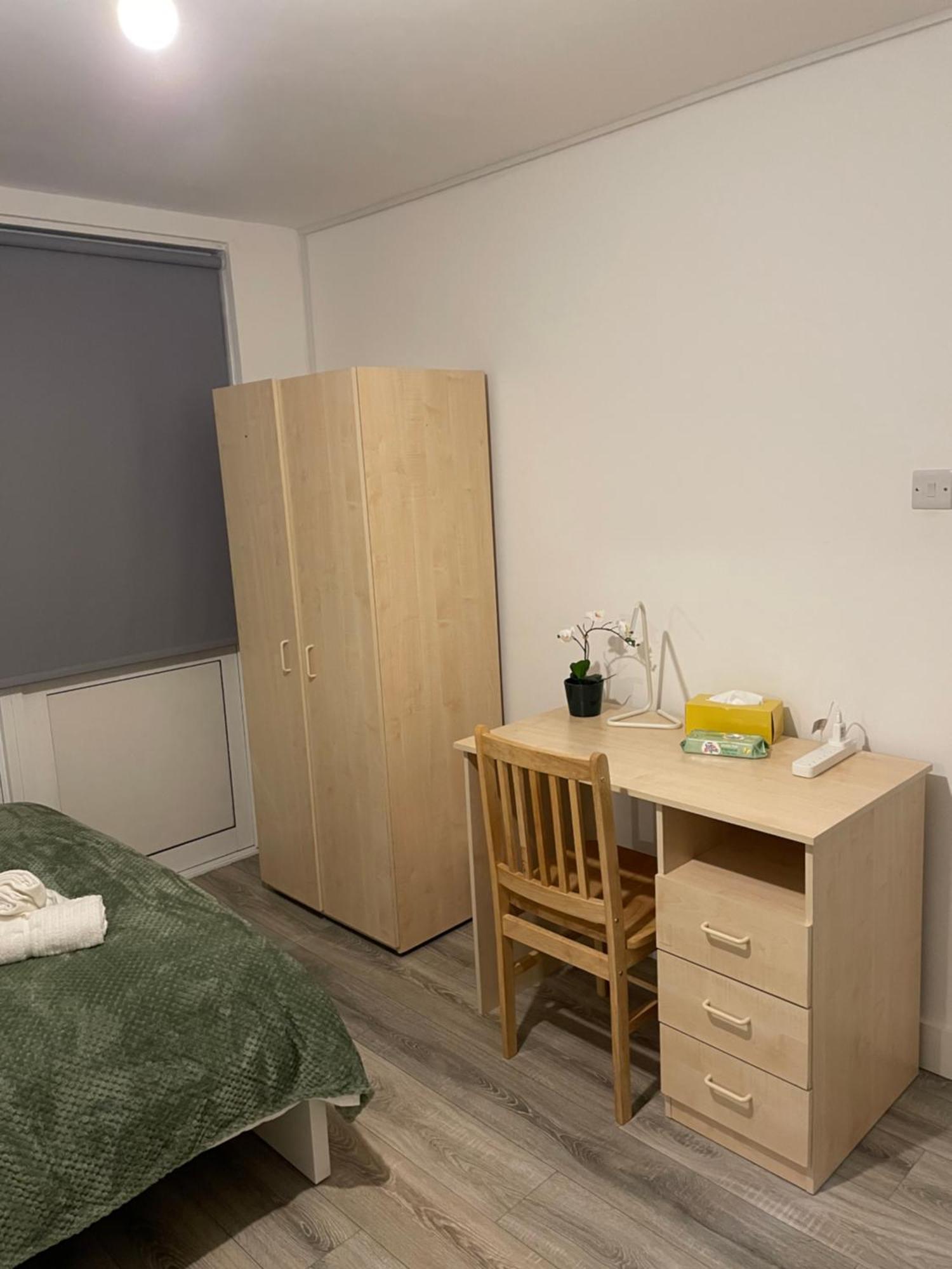 Lovely Triple And Quadruple In Euston & Square In London