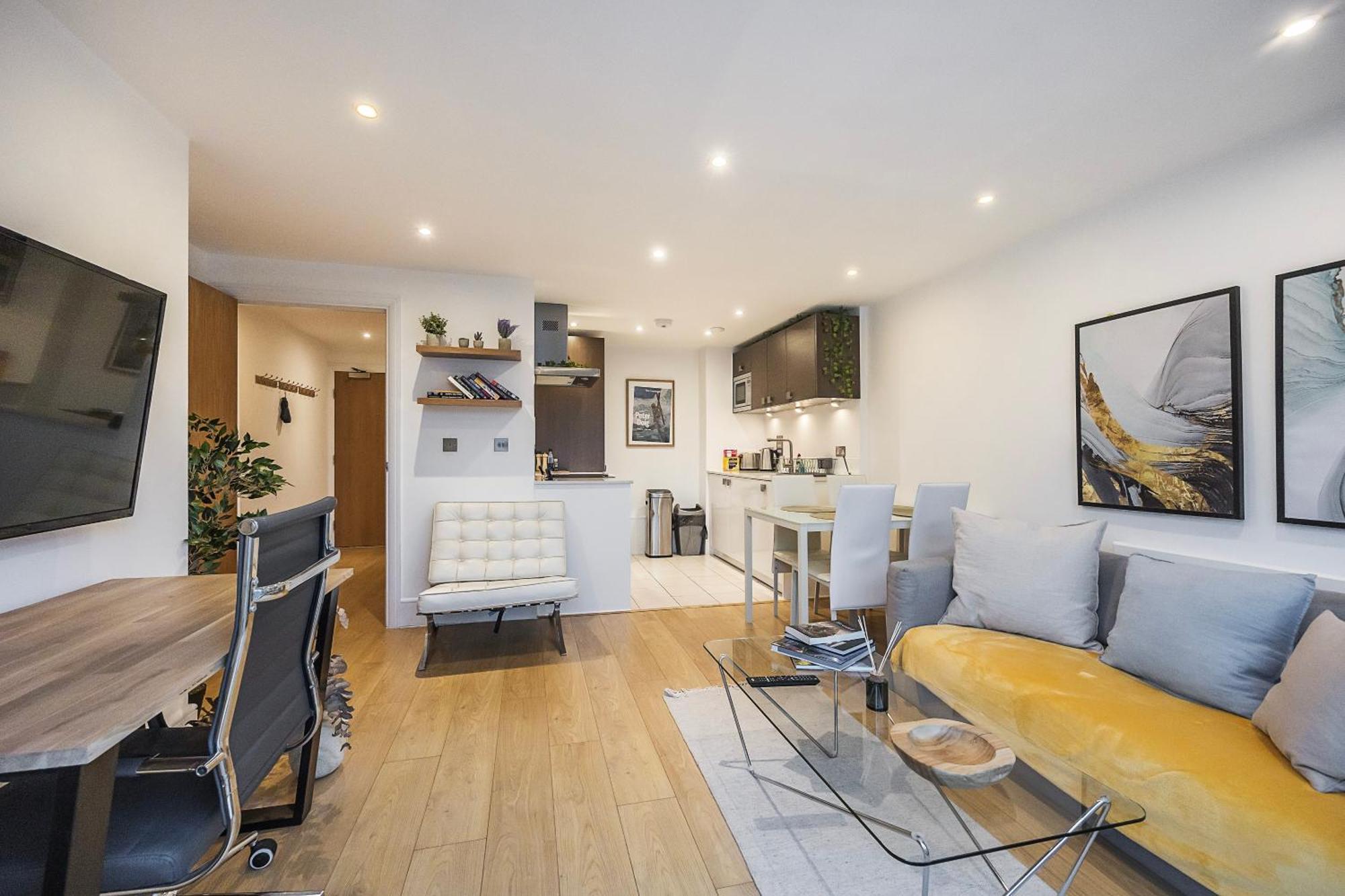 Apartment Urban Oasis With Views In Old St *