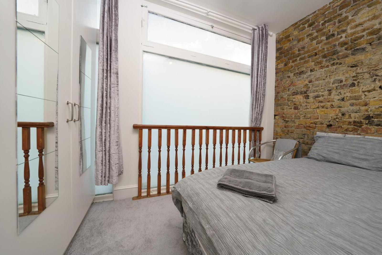 Modern 4-bedroom In Fulham, Apartment London