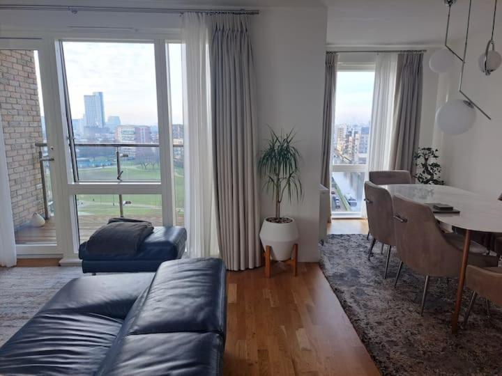 Cozy Double With Large En Near Canary Wharf With Amazing Views In A Shared *