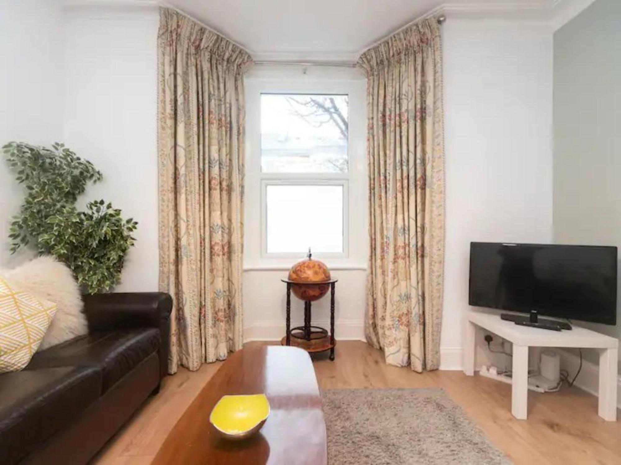 Pass The Keys Characterful Victorian Near