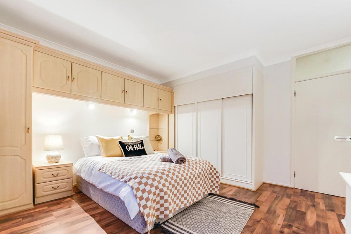 Spacious 1 Bed Next To Baker St Appartement Londen