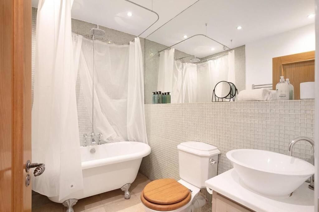 Exceptional Mews House In Chelsea Apartment *