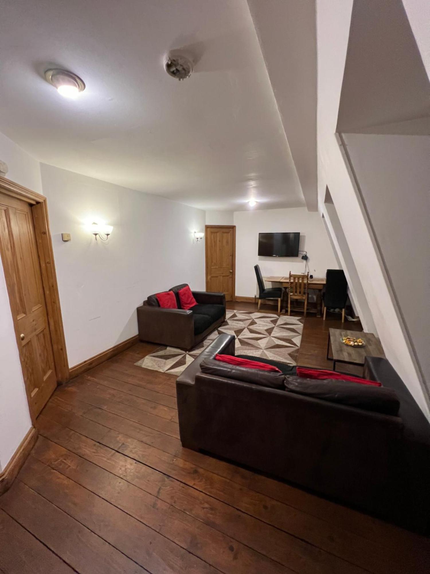 Craven Court Apartment *