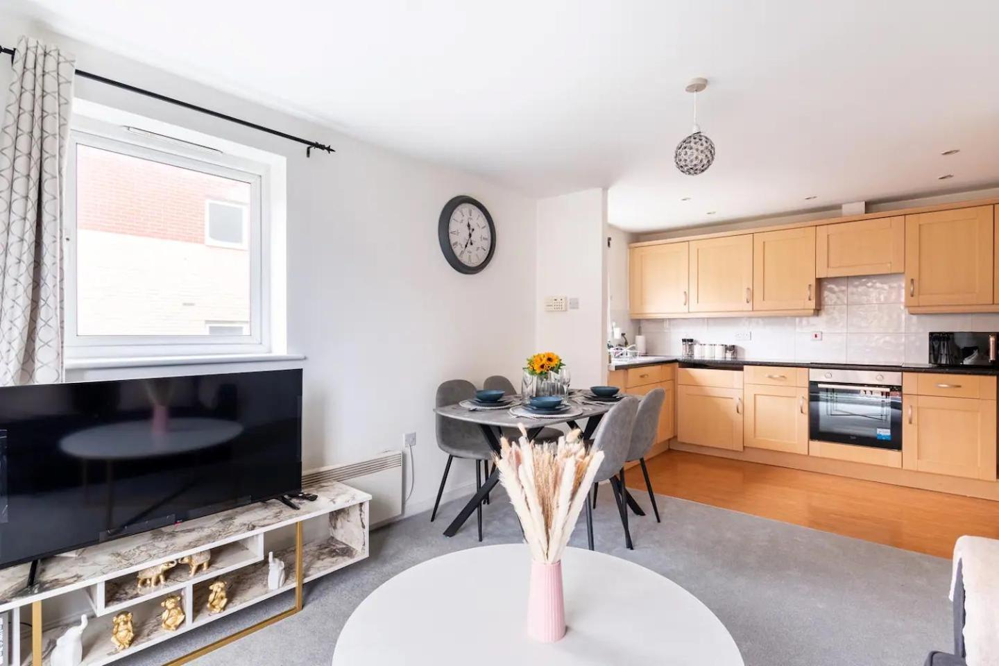 Live The Wembley Buzz! Stylish Flat Near Station & Amenities London