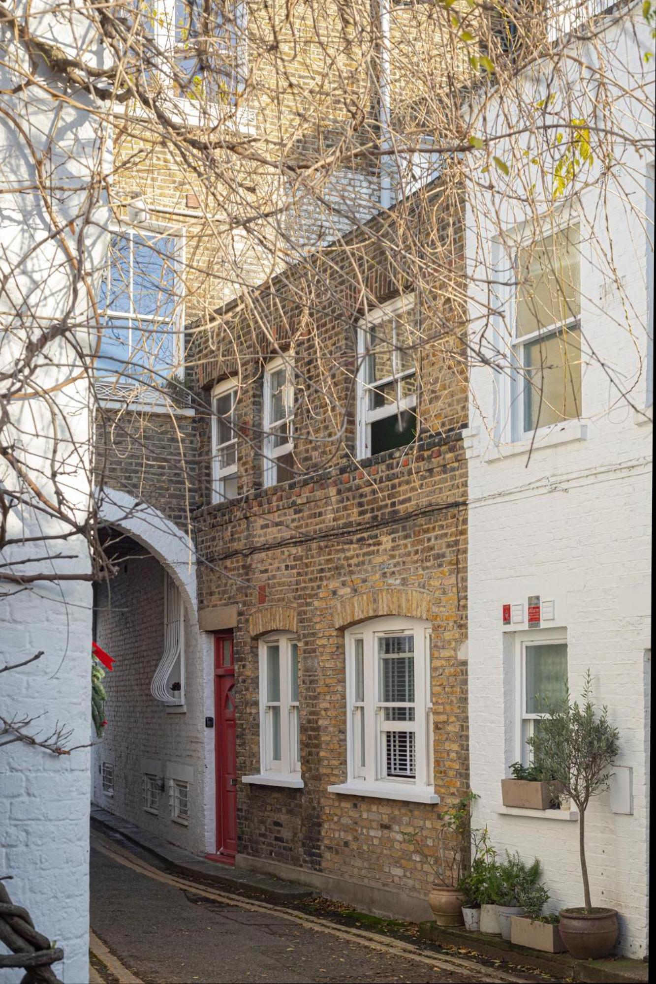Quaint Mews In Chelsea Holiday home London