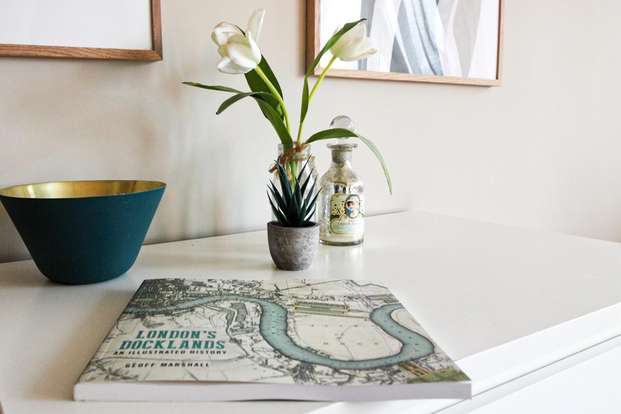 2br 2ba Sleeps 6 King Beds Views E1 *