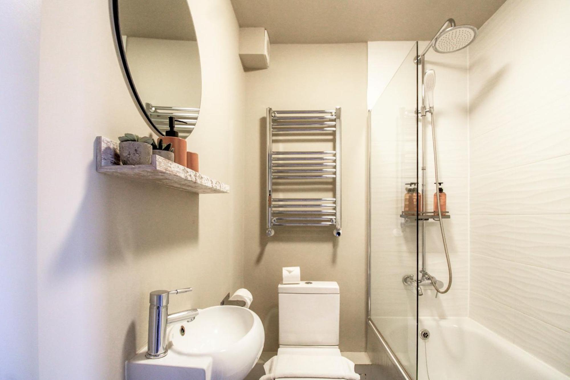 Apartment 2br 2ba Sleeps 6 King Beds Views E1