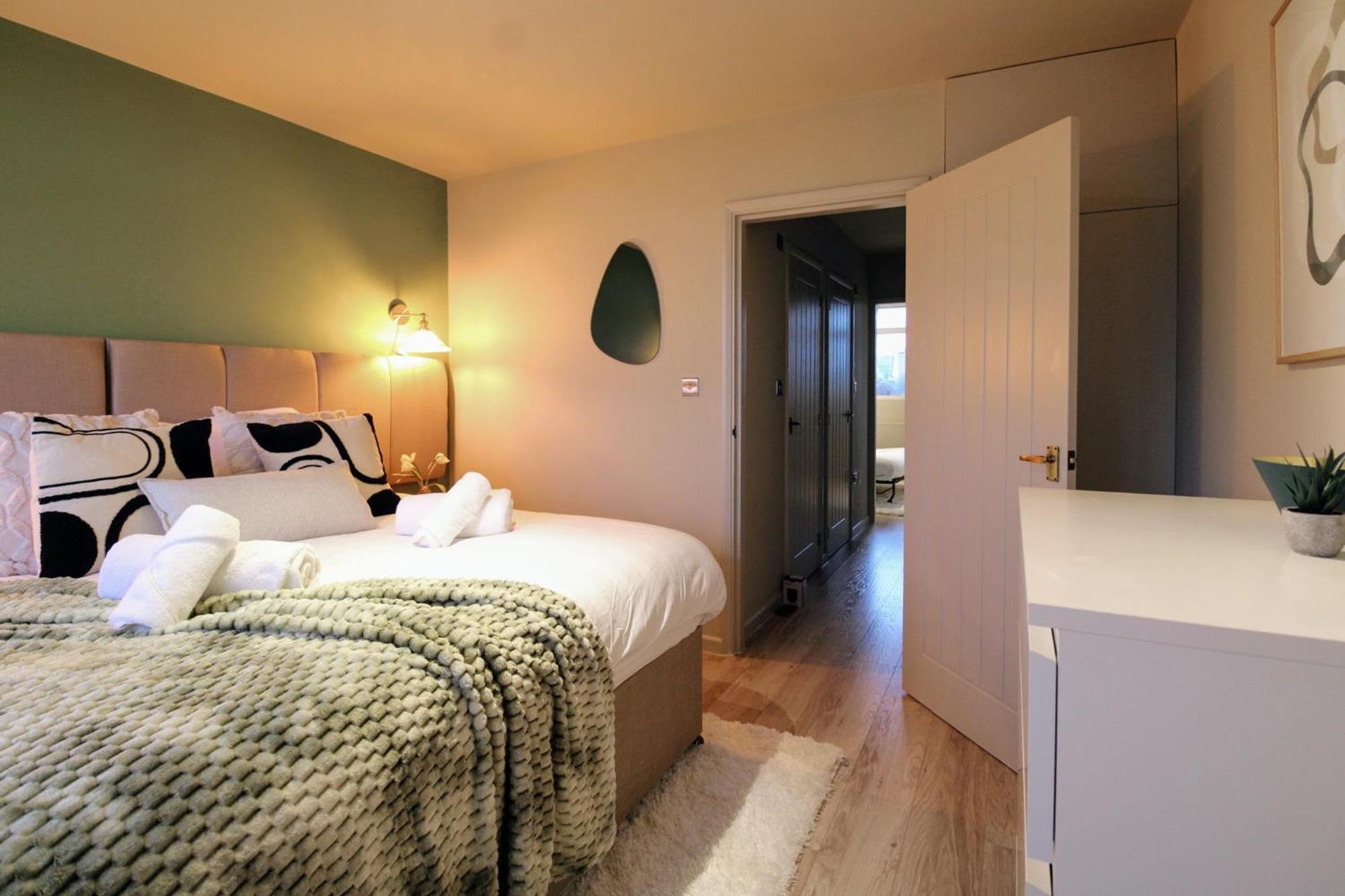 Apartment 2br 2ba Sleeps 6 King Beds Views E1 London
