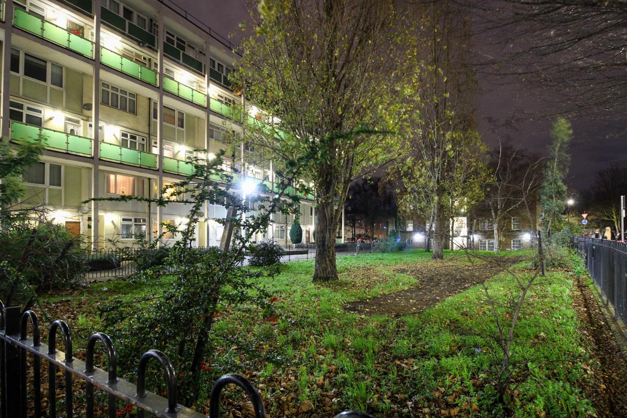 2br 2ba Sleeps 6 King Beds Views E1 * London