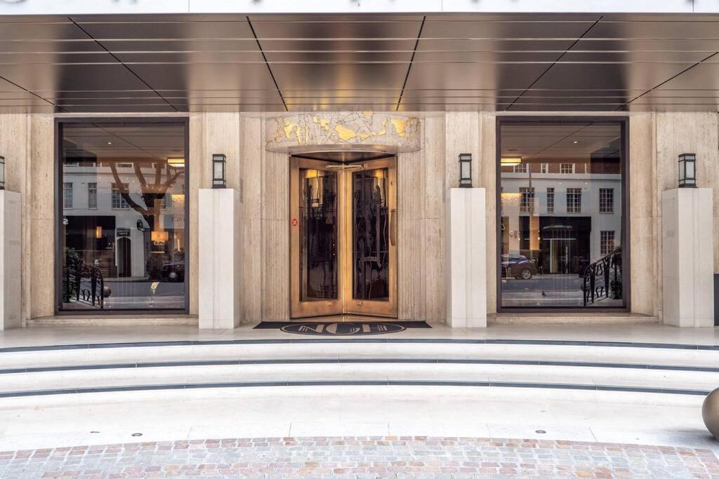 Art-deco In Very Popular Chelsea Area Londen