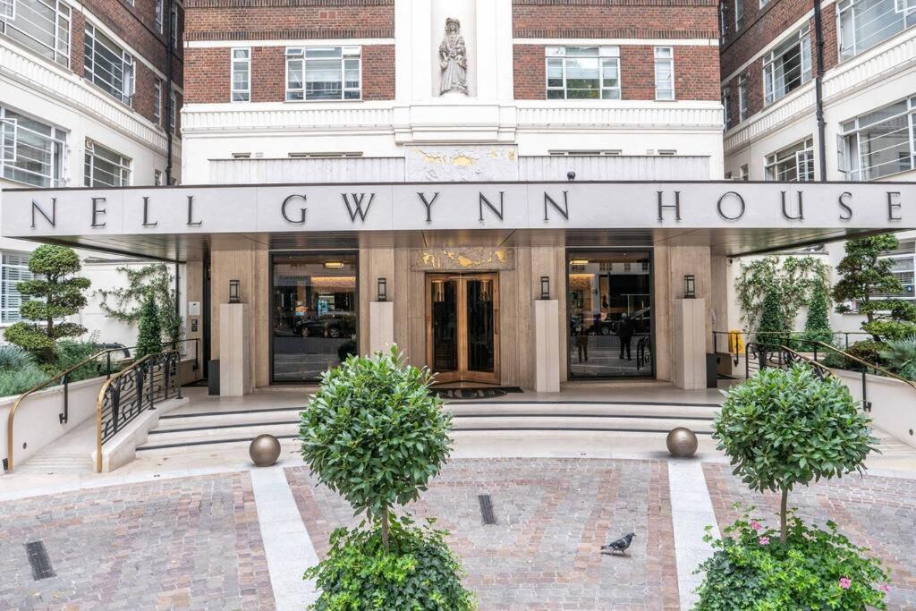 Art-deco In Very Popular Chelsea Area Londen