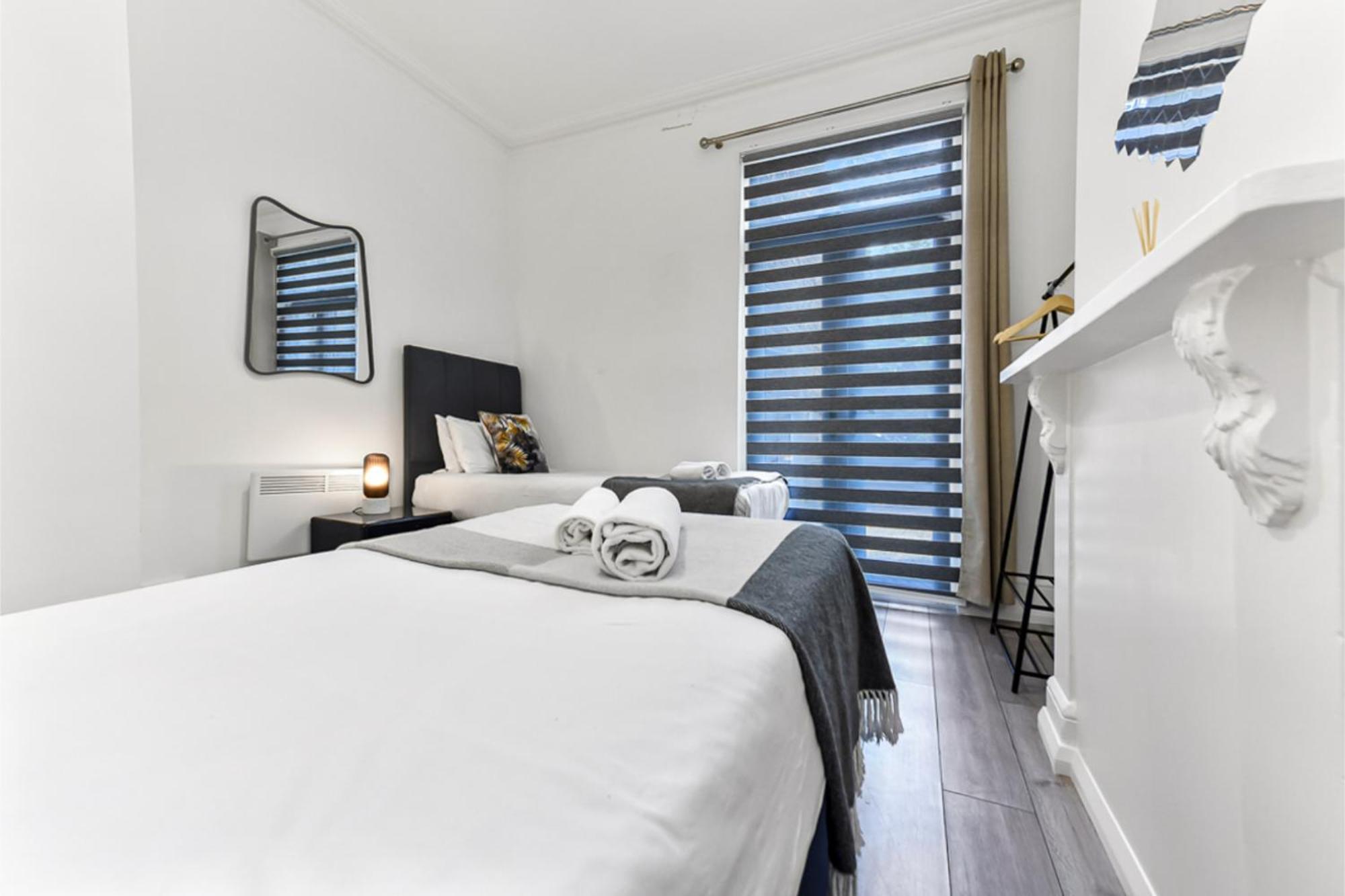 Stylish And Convenient 2bd Flat W/ Outdoor Space Apartment London