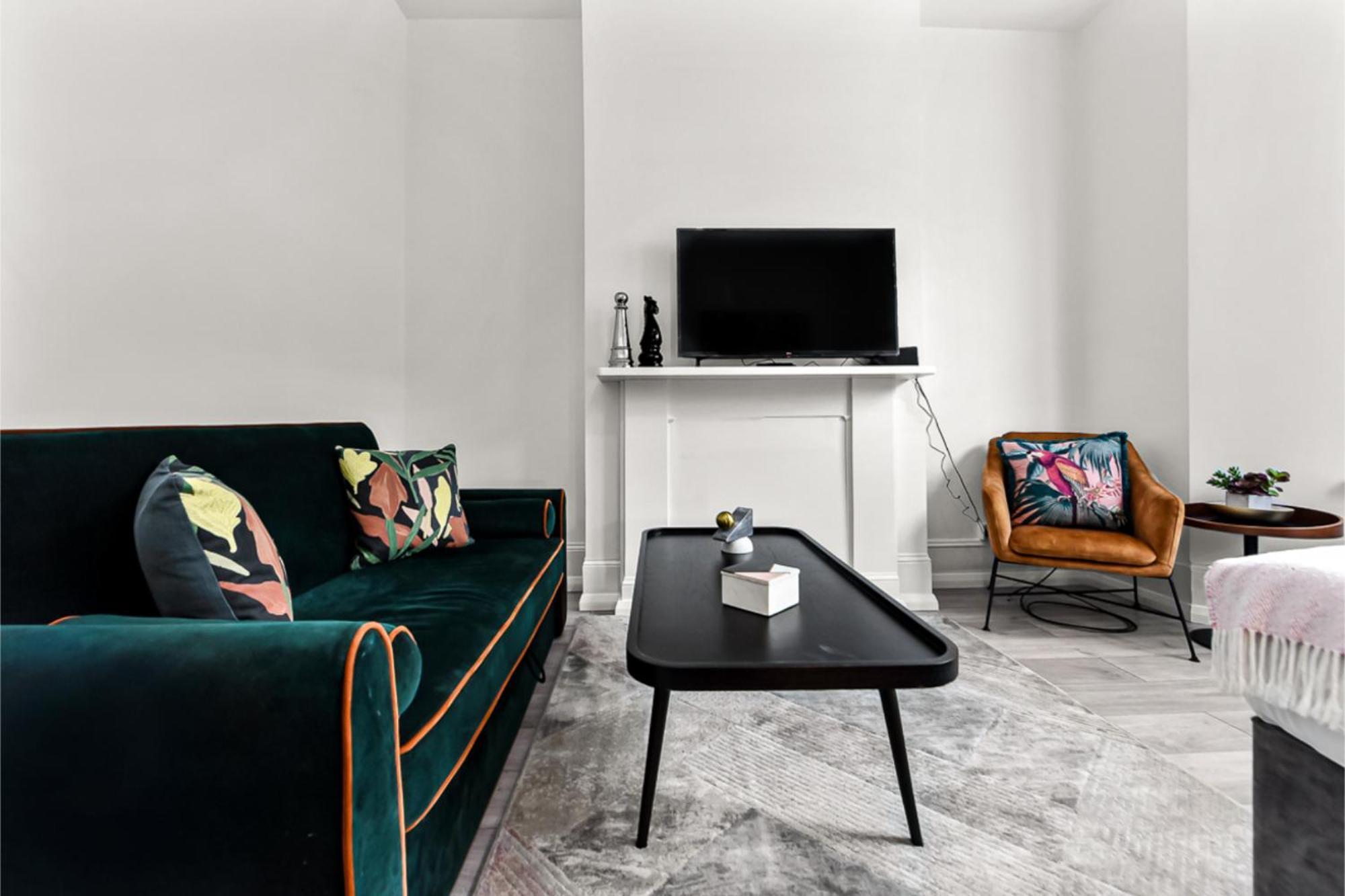 Stylish And Convenient 2bd Flat W/ Outdoor Space Apartment London