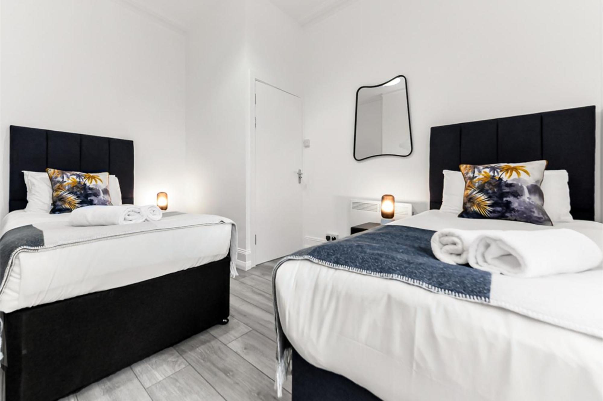 Stylish And Convenient 2bd Flat W/ Outdoor Space London
