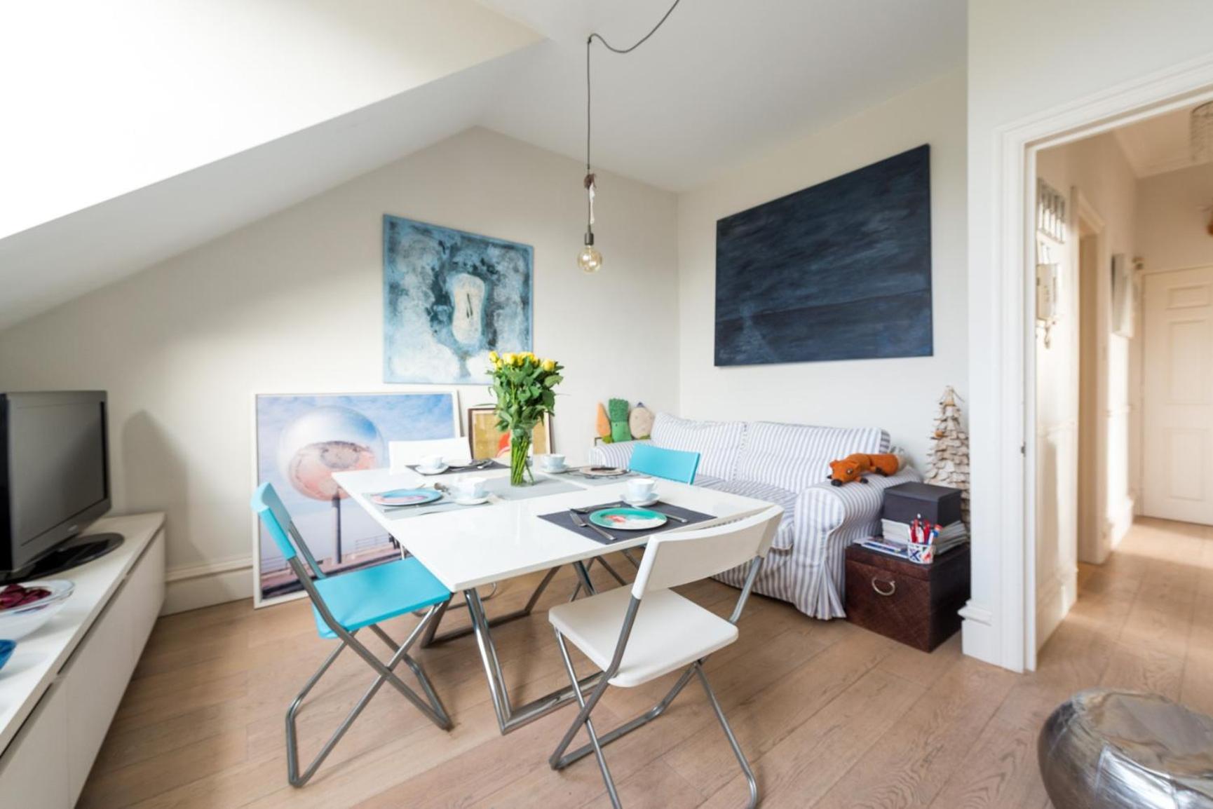 Pleasant Earl's Court Near Hyde Park By Underthedoormat Apartment *