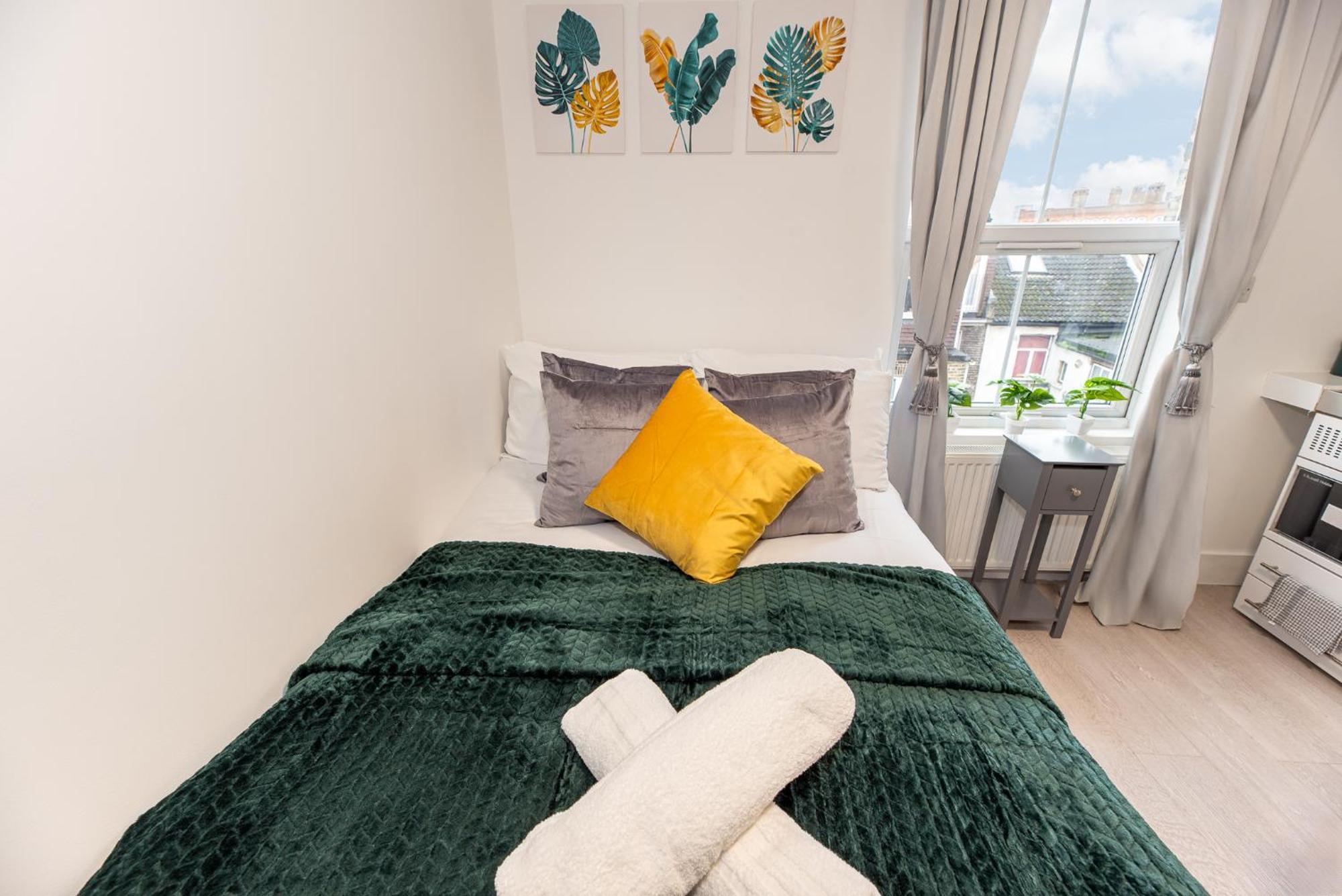 Small And Trendy 3b Apartment