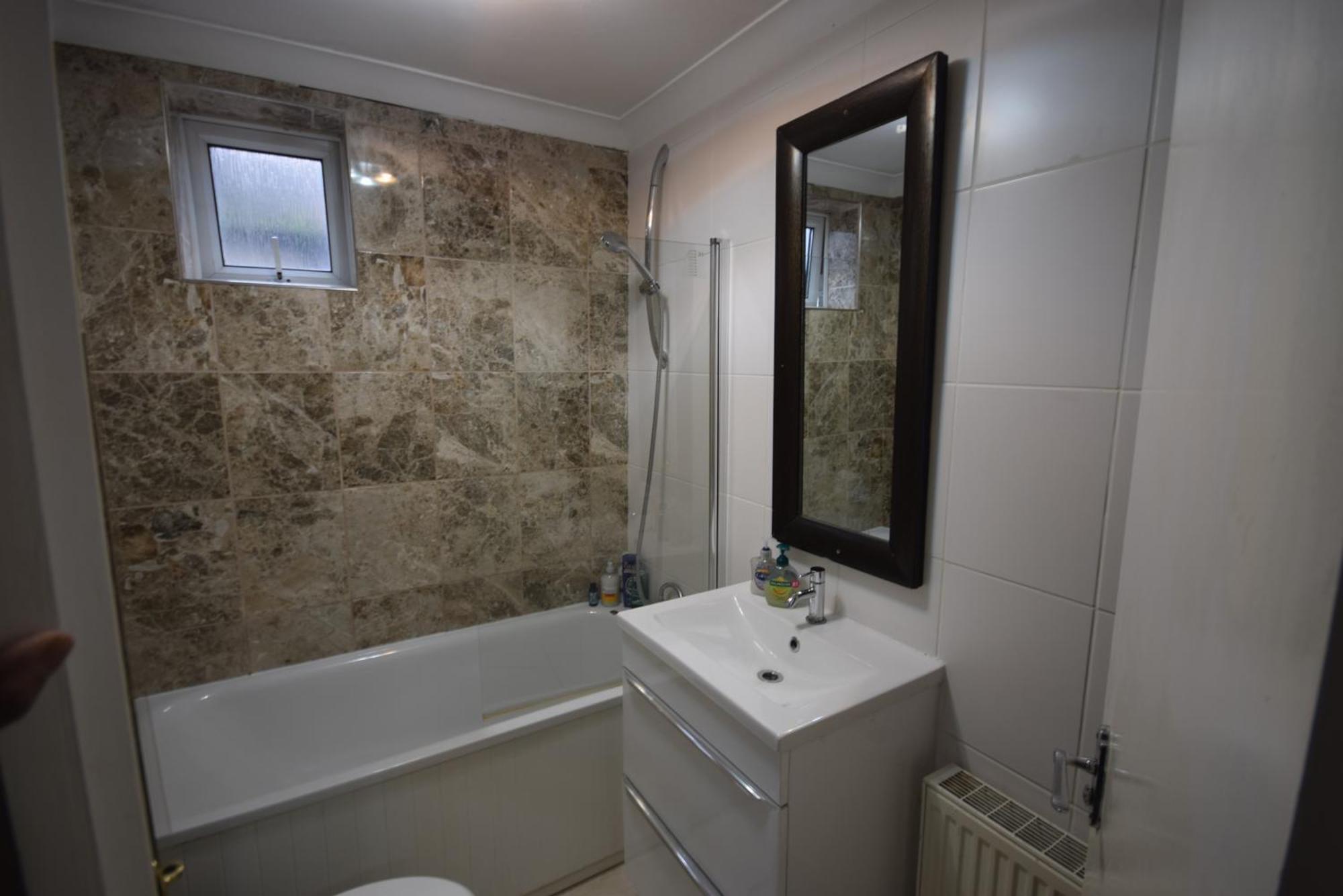Apartment Two Bedroom Flat St Andrews Road London