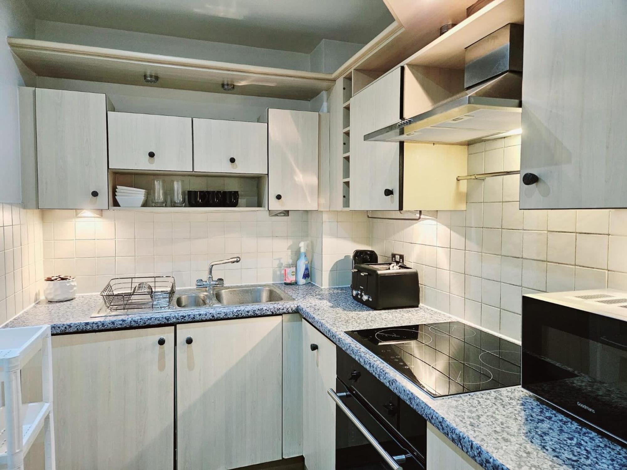 Abba Corner Apartment *