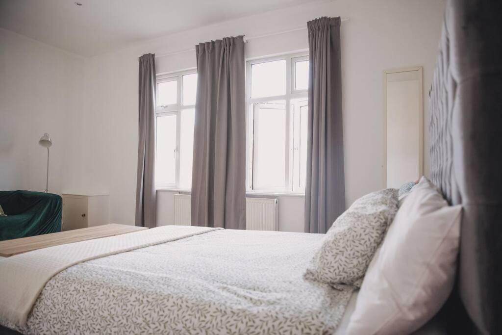 2 Bedrooms Flat In Hammersmith Londen