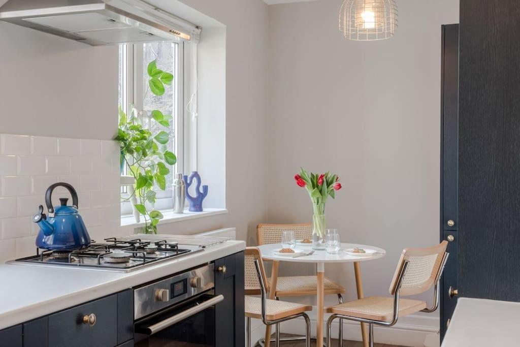 The Clissold, Two Bedroom N5 Appartement Londen