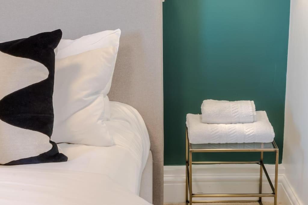 The Clissold, Two Bedroom N5 Londen