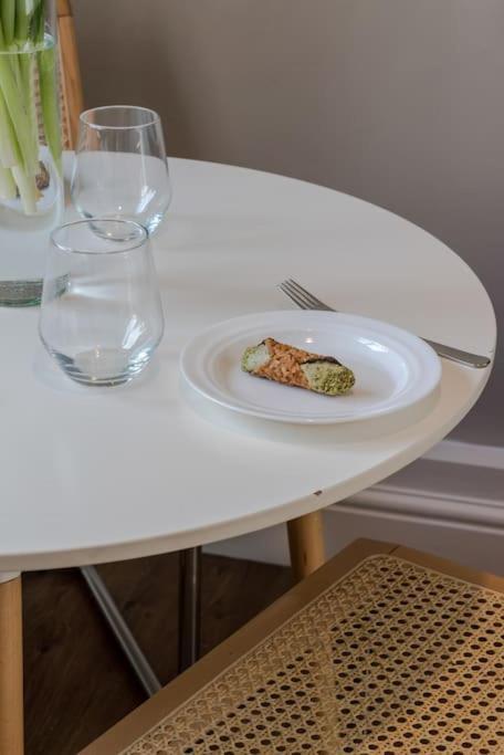 The Clissold, Two Bedroom N5 Appartement