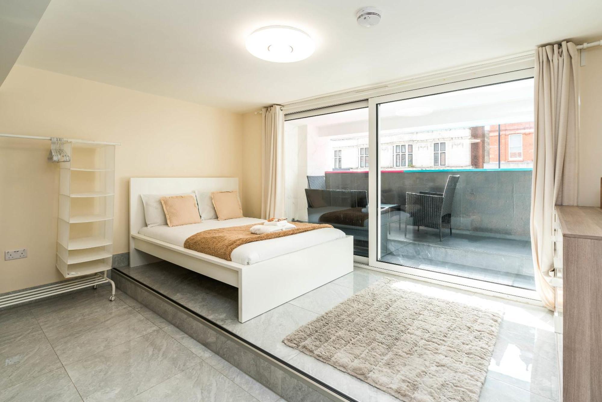 Holiday home Huge Fully Equipped Studio 1 Min From Tube Station