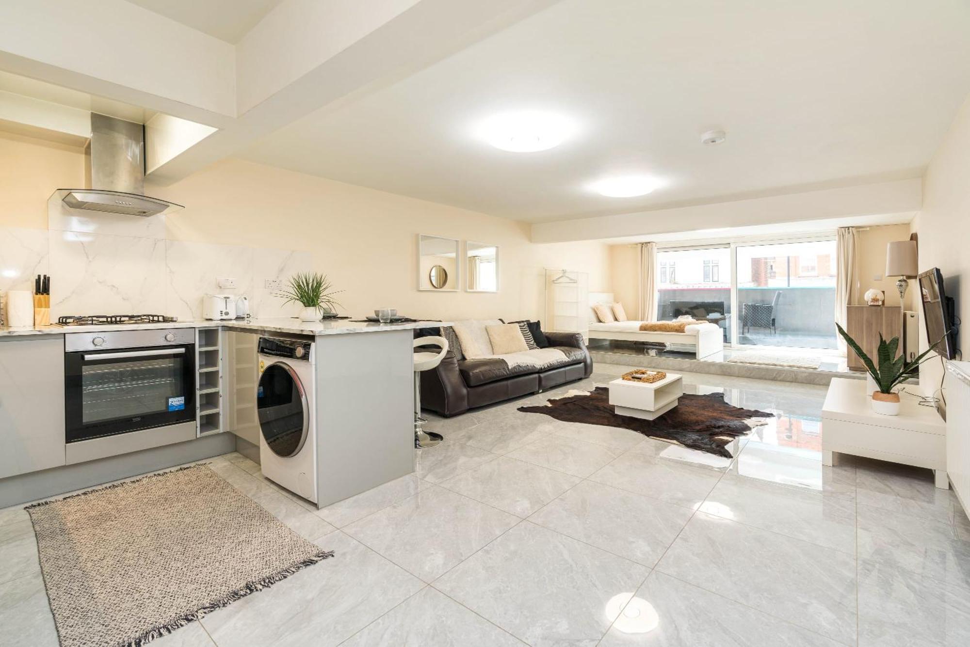 Holiday home Huge Fully Equipped Studio 1 Min From Tube Station *
