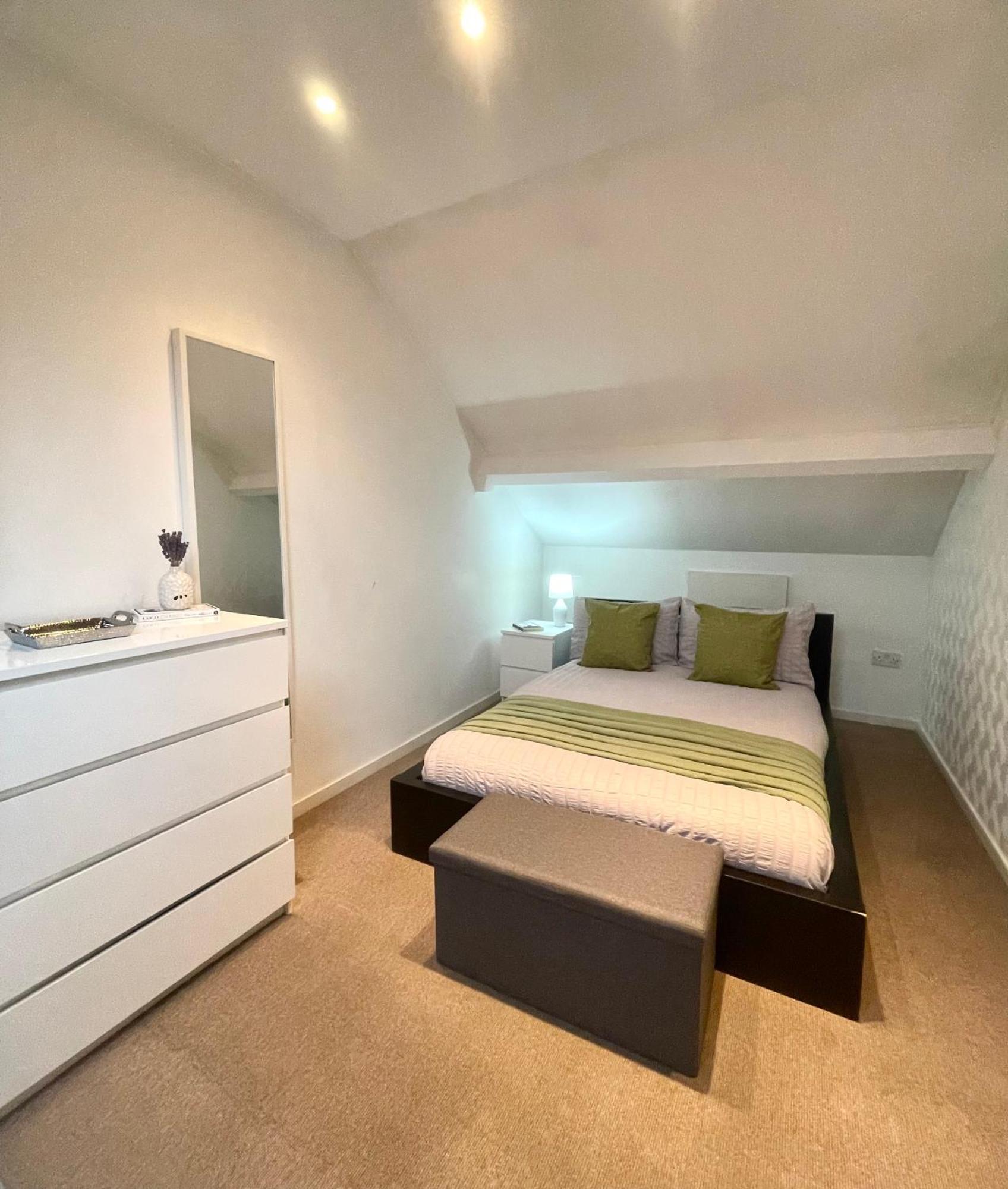 A Fantastic One Double Bedroom Flat Appartement *