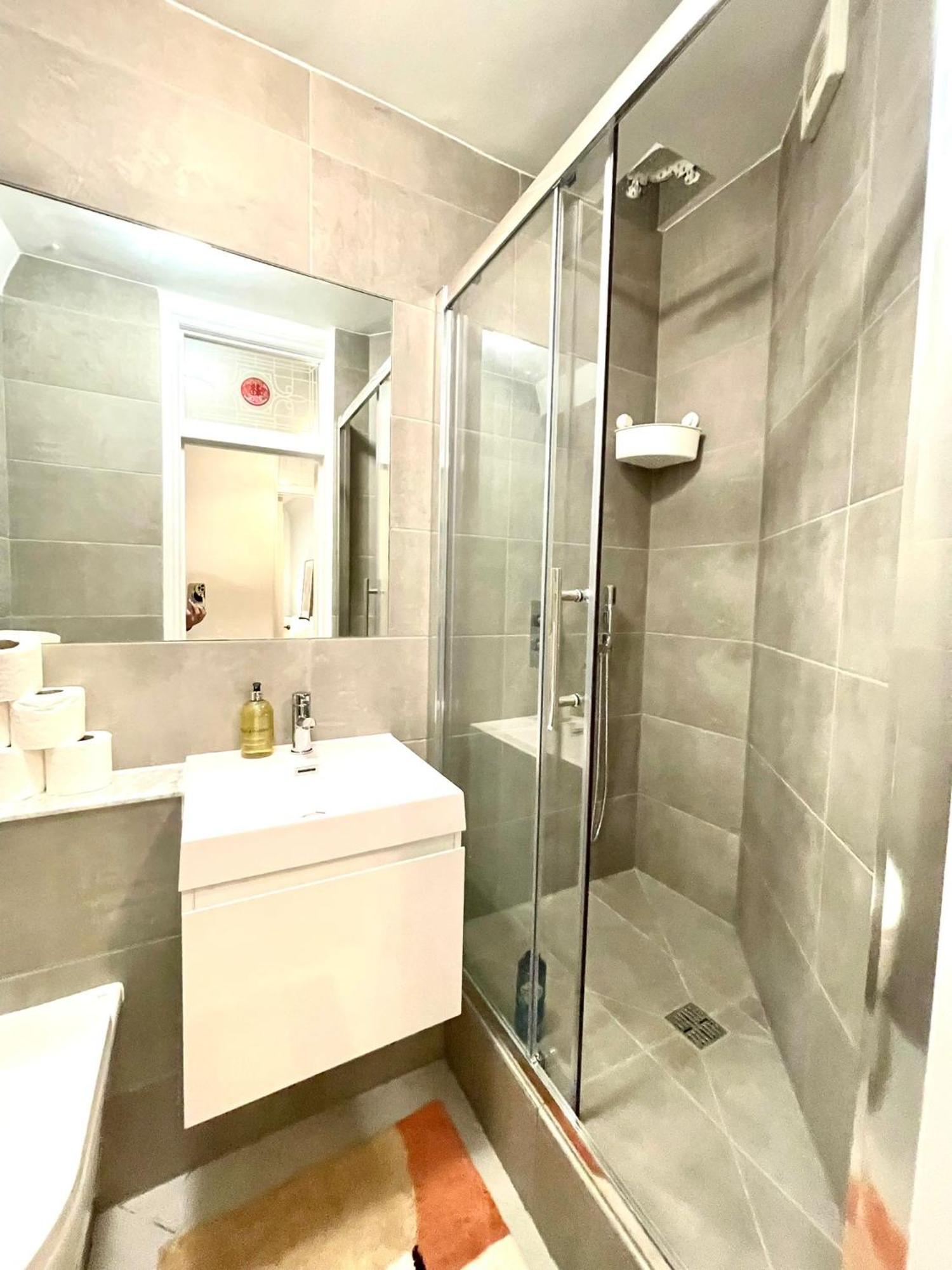 Kings Cross St Pancras Luxury Apt London
