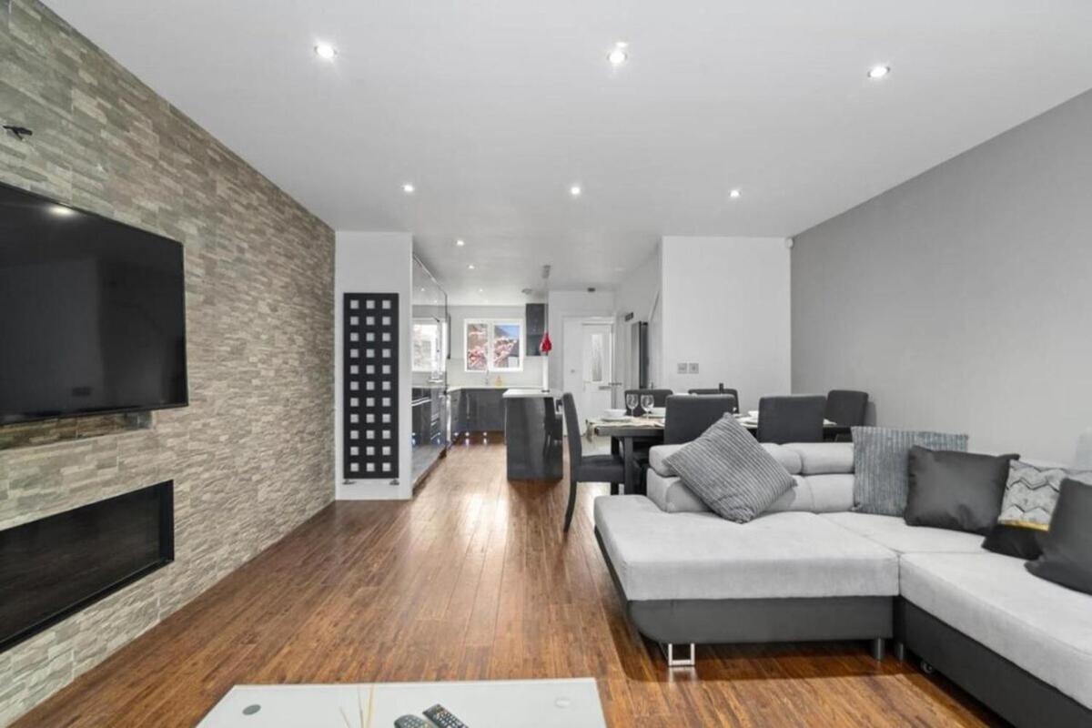 Superb Stonewall Terrace Holiday home London