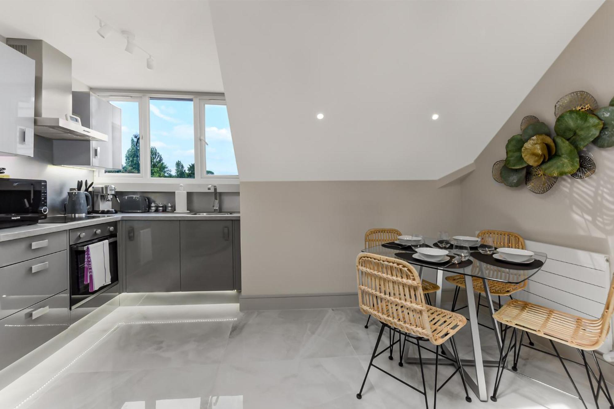 Apartment 1 Bedroom Stylish In Webley Park